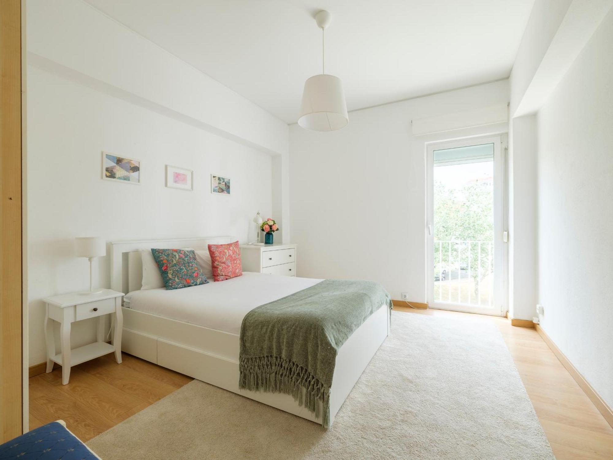Olivais Spacious Apartment Near Airport ลิสบอน ภายนอก รูปภาพ